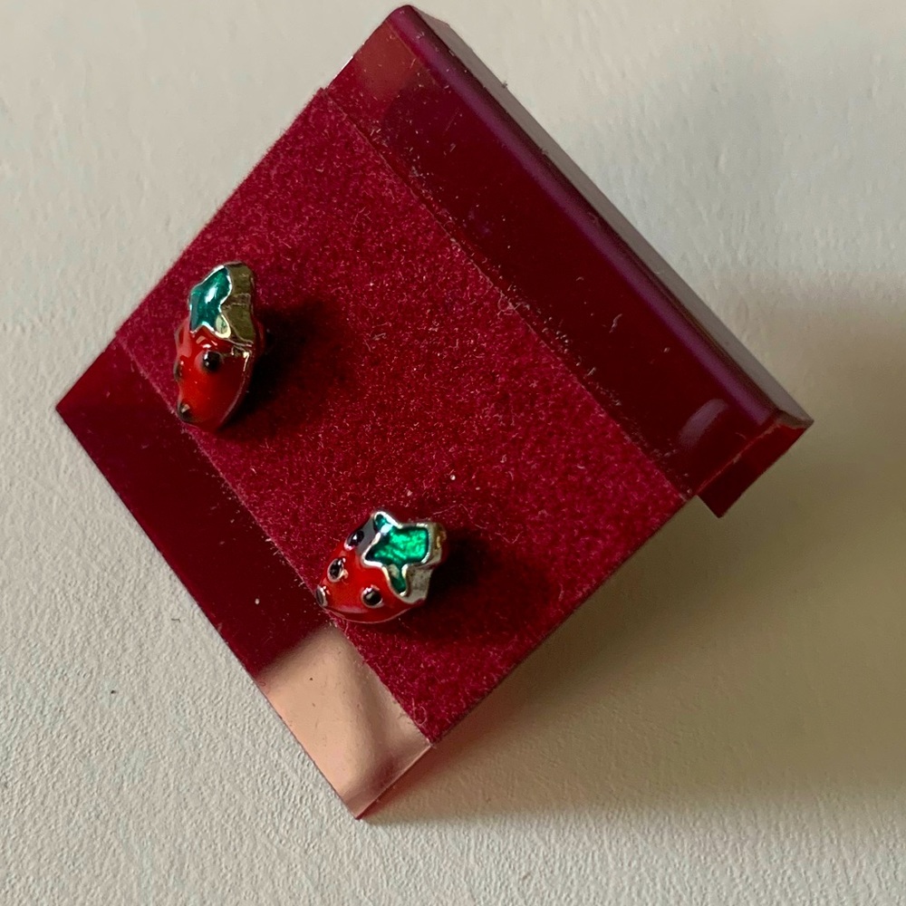 Stud earrings strawberries - Picture 3 of 7